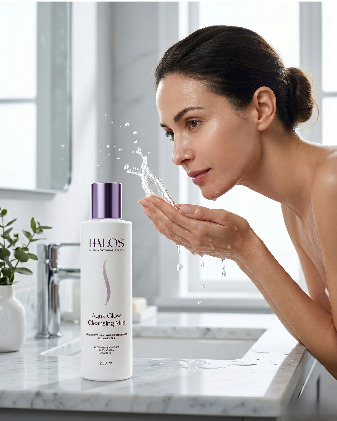 Aqua Glow Cleansing Milk — Deterge in profondità, lascia la pelle morbida e in equilibrio