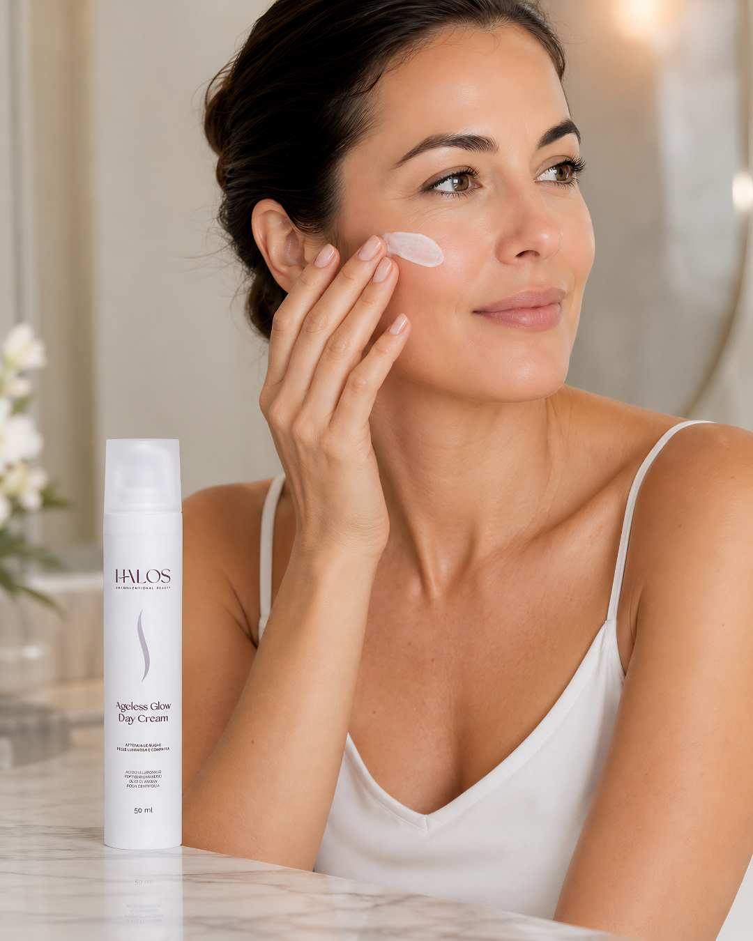Ageless Glow Day Cream — Tonifica, illumina e ridisegna i contorni con peptidi biomimetici